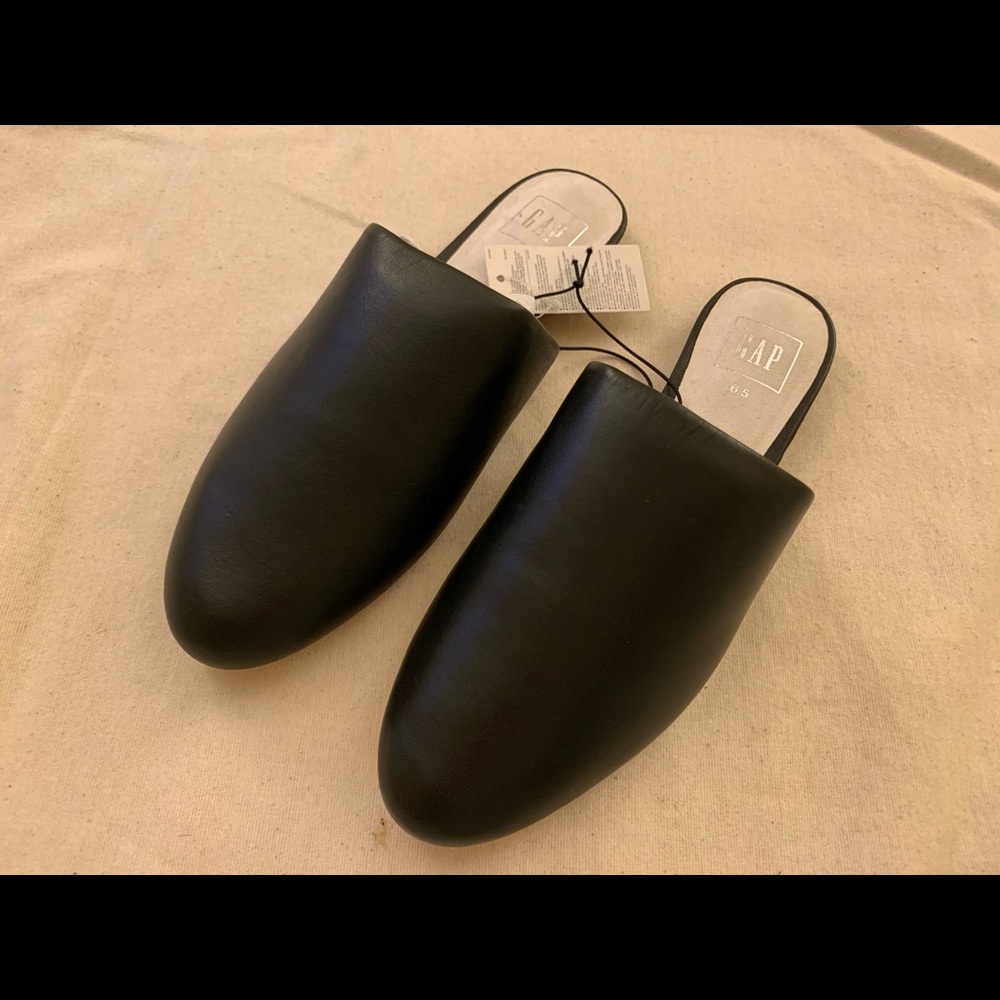 Gap Black Leather Mule 6.5 NWT
